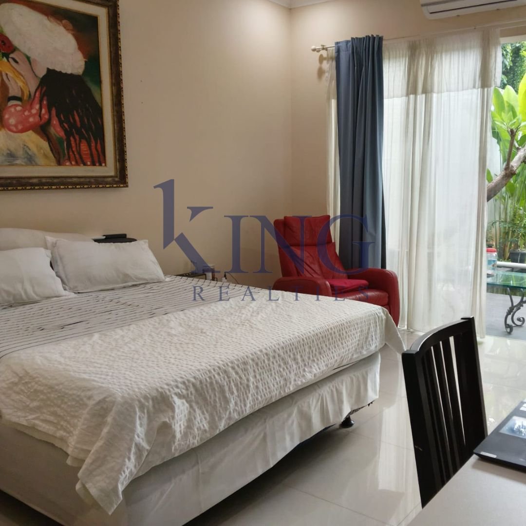 4 Dijual Rumah 2 lt di lokasi strategis Graha Raya, Bintaro Jaya