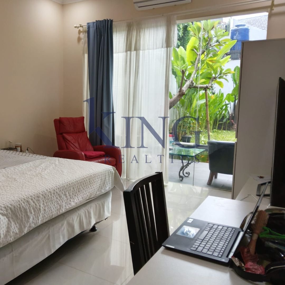 5 Dijual Rumah 2 lt di lokasi strategis Graha Raya, Bintaro Jaya