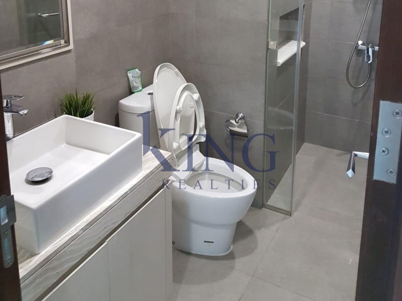 8 FOR SELL Apartemen Residence 8